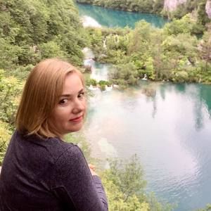 Meet your Posher, Lena